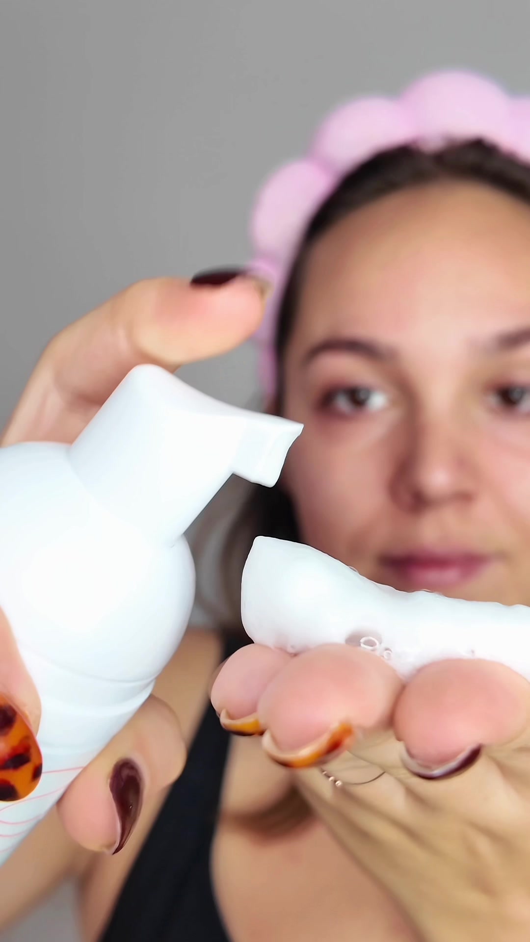 Vidéo UGC de Fanny : Étape démaquillage de la routine, Vidéo TikTok : routine démaquillage
