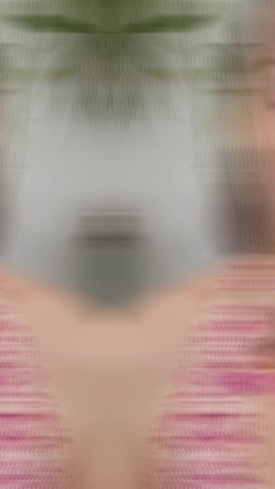 Vidéo UGC de Elodie : Gloss repulpant pour les lèvres, Vidéo TikTok : test et avis produit face caméra
