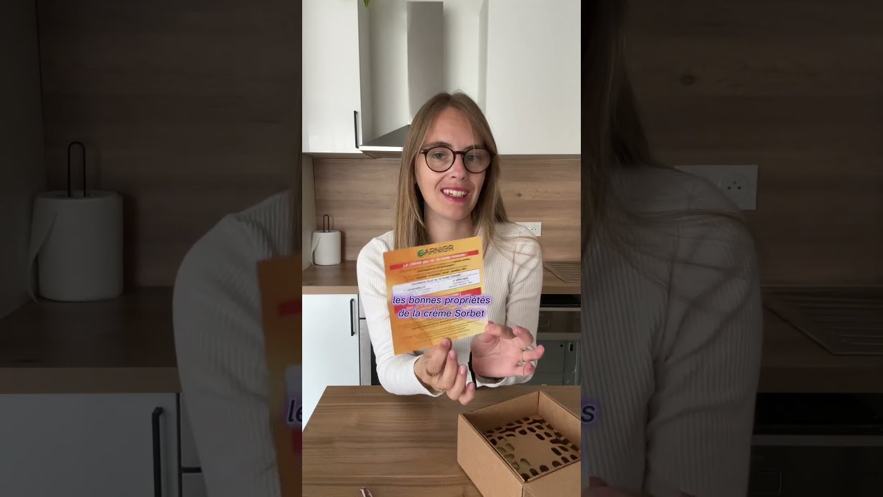 Vidéo UGC de Émilie : Unboxing skincare, Short YouTube : déballage face caméra
