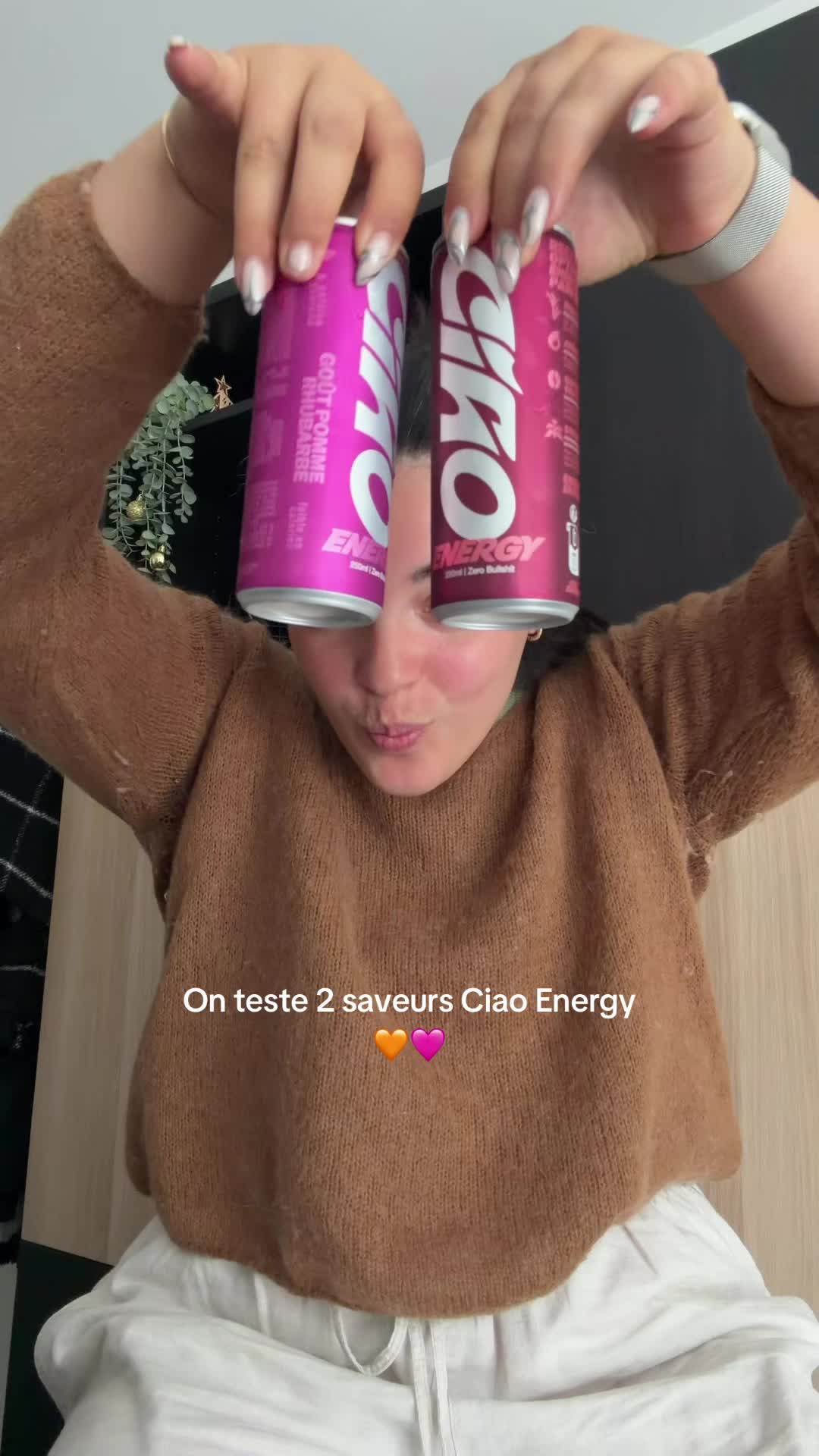 Vidéo UGC de Sarah : Dégustation de boissons énergisantes, Vidéo TikTok : dégustation de deux saveurs