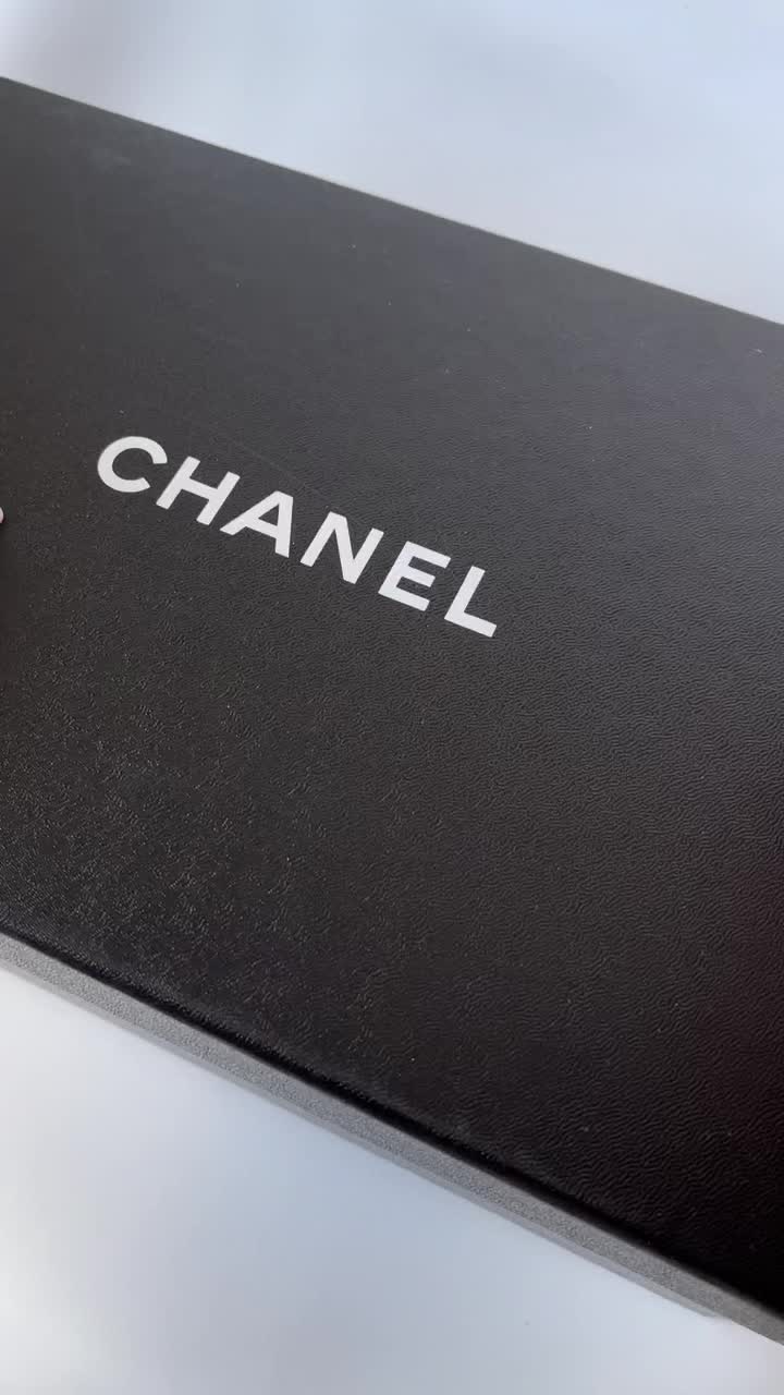 Vidéo UGC de Julie : Escarpins slingback, Vidéo TikTok : unboxing chaussures