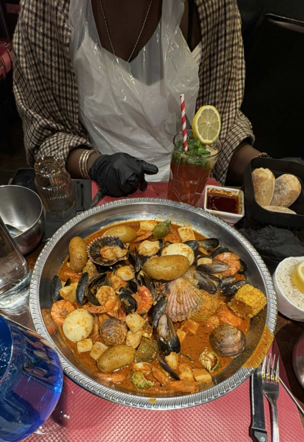 Vidéo UGC de Berthe : Restaurant de fruits de mer, Vidéo TikTok : découverte d'un restaurant à Grenoble