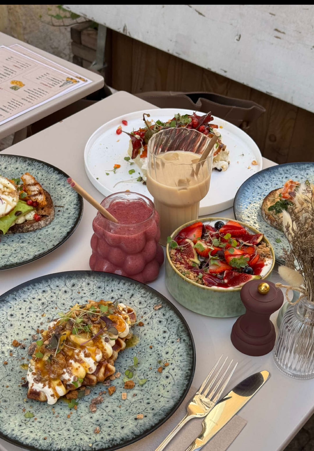 Vidéo UGC de Aya : Brunch gourmand, Vidéo TikTok : présentation d'un brunch