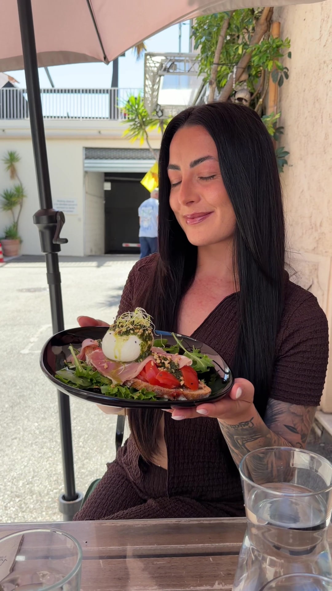 Vidéo UGC de Ambre : Brunch en café, Vidéo TikTok : découverte d'une adresse