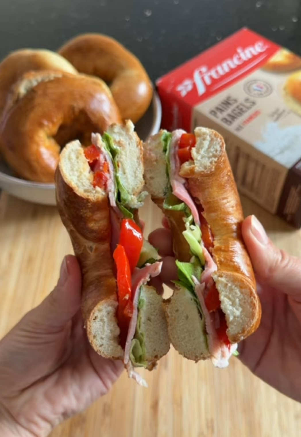 Vidéo UGC de Emeline : Bagel express, Vidéo TikTok : recette rapide autour d'un produit