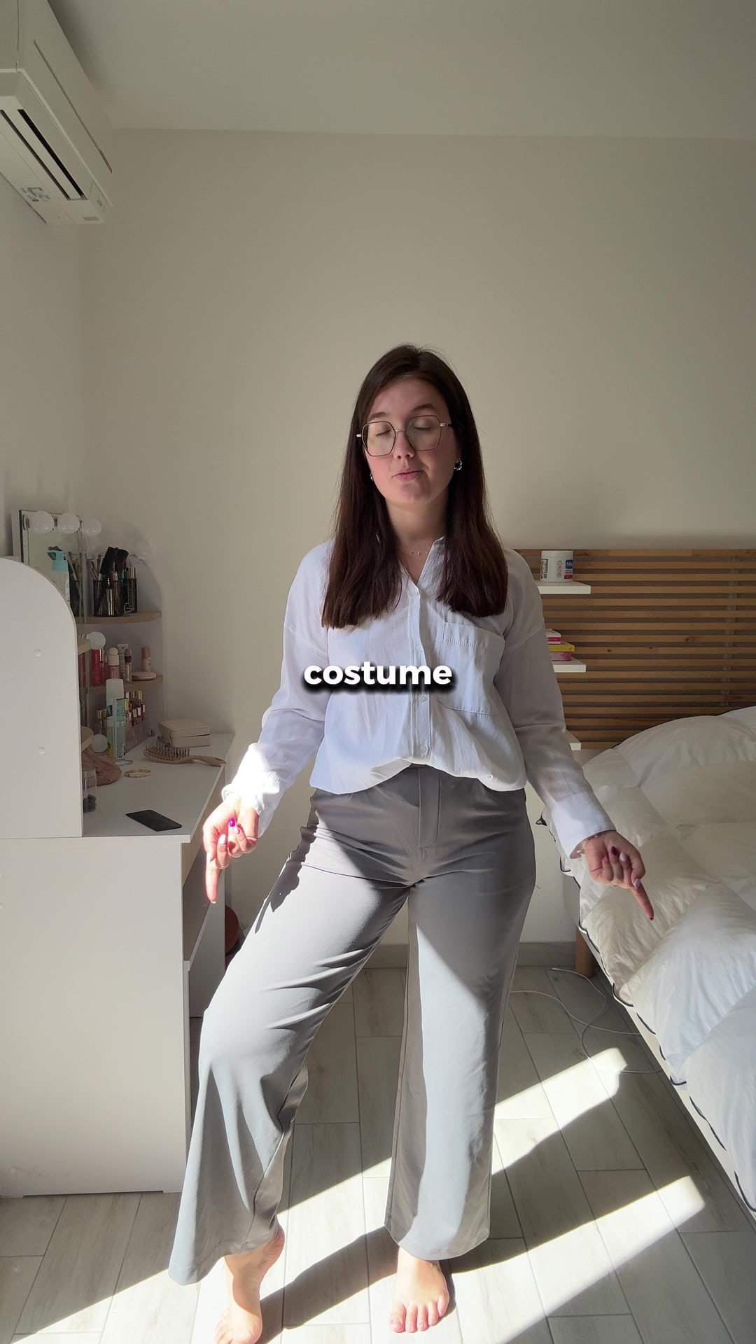 Vidéo UGC de Chloé : Pantalon confortable, Vidéo TikTok : essayage d'une tenue de bureau