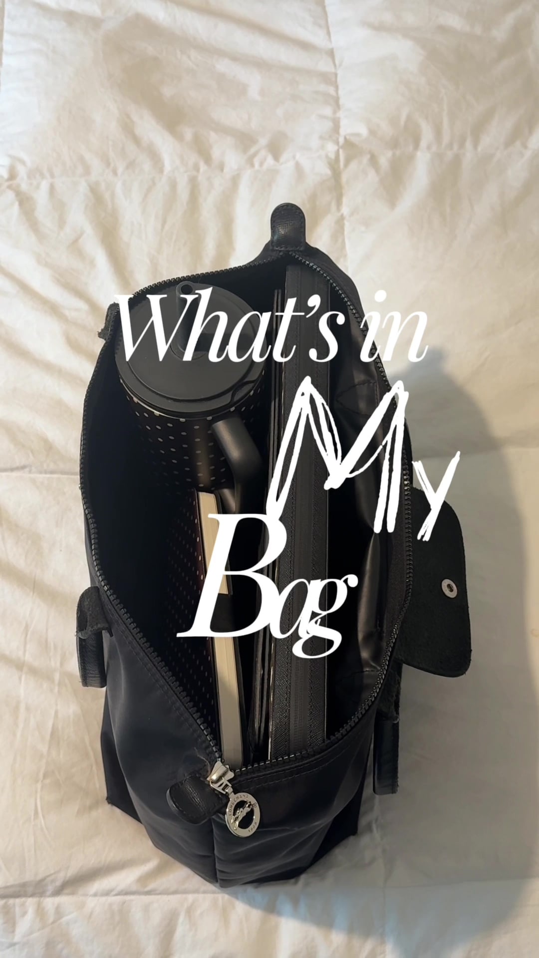 Vidéo UGC de Chloé : Contenu de mon sac, Vidéo TikTok : what's in my bag et accessoires