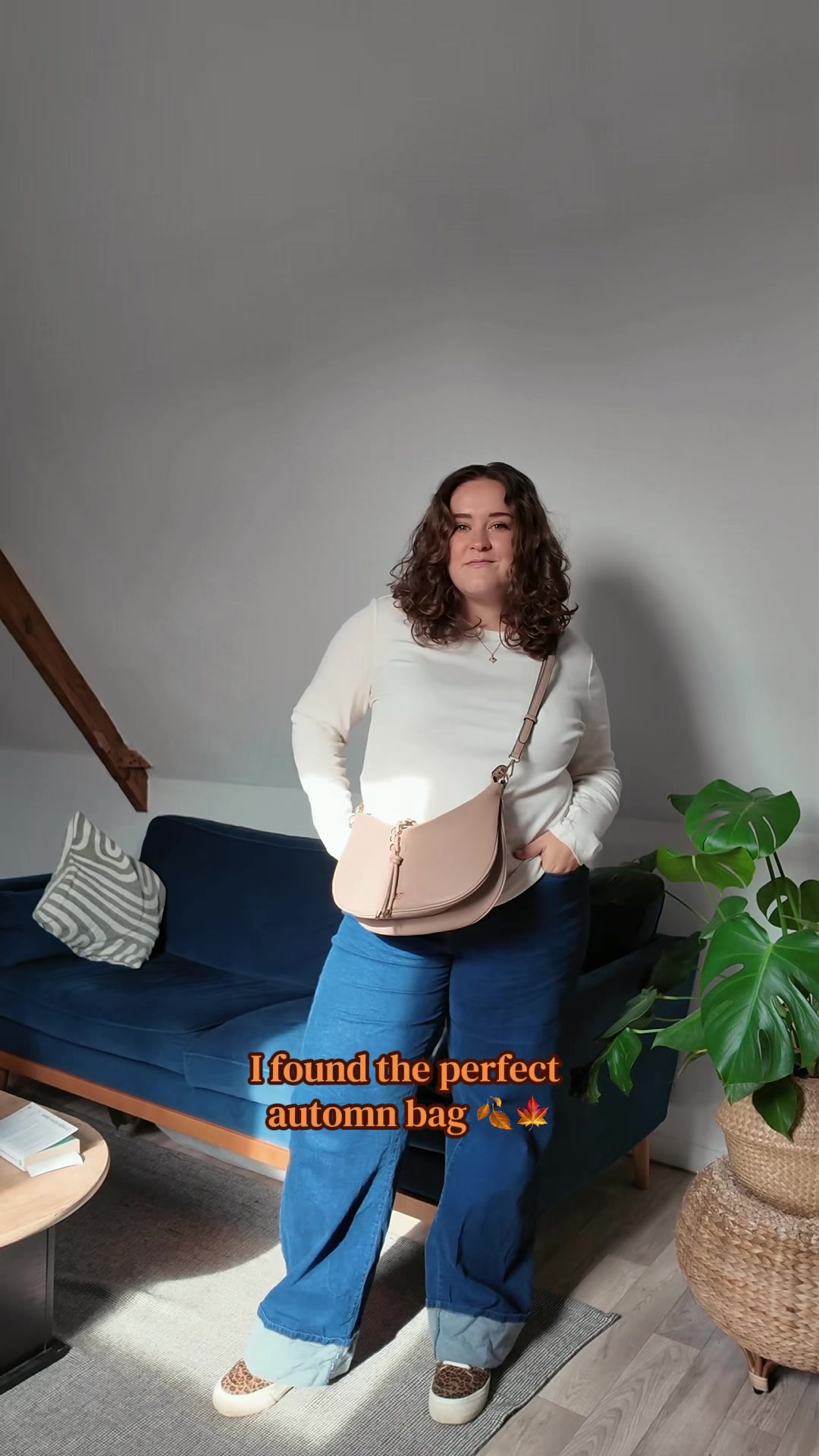 Vidéo UGC de Eloïse : Sac d'automne, Vidéo TikTok : présentation d'un sac en situation