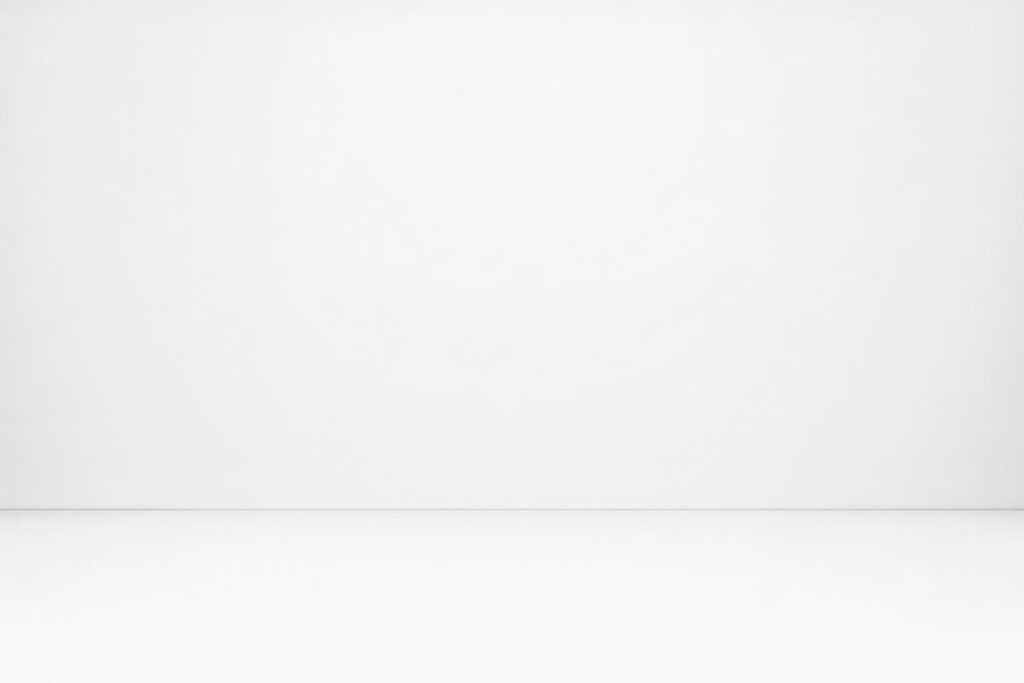 obtiens un fond blanc parfait pour tes photos produit sans avoir besoin de studio grâce à nos astuces simples et efficaces.