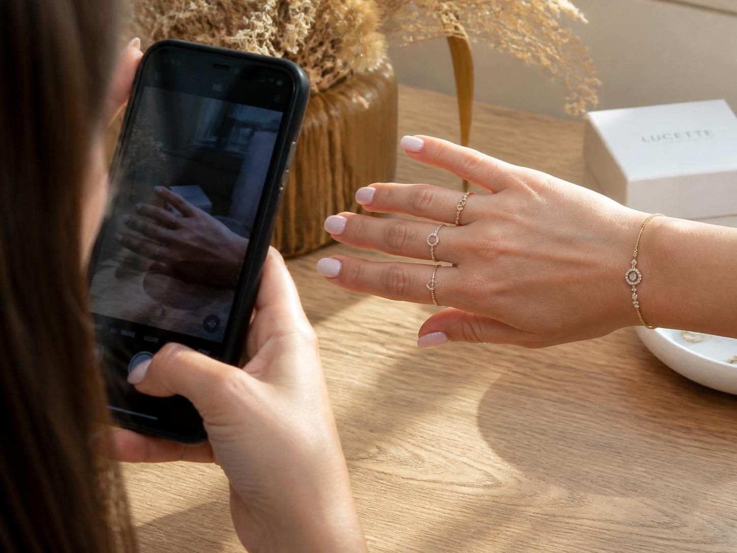 découvrez comment ugc bijoux et accessoires met en avant les détails qui séduisent et boostent vos ventes grâce à des contenus authentiques et percutants.